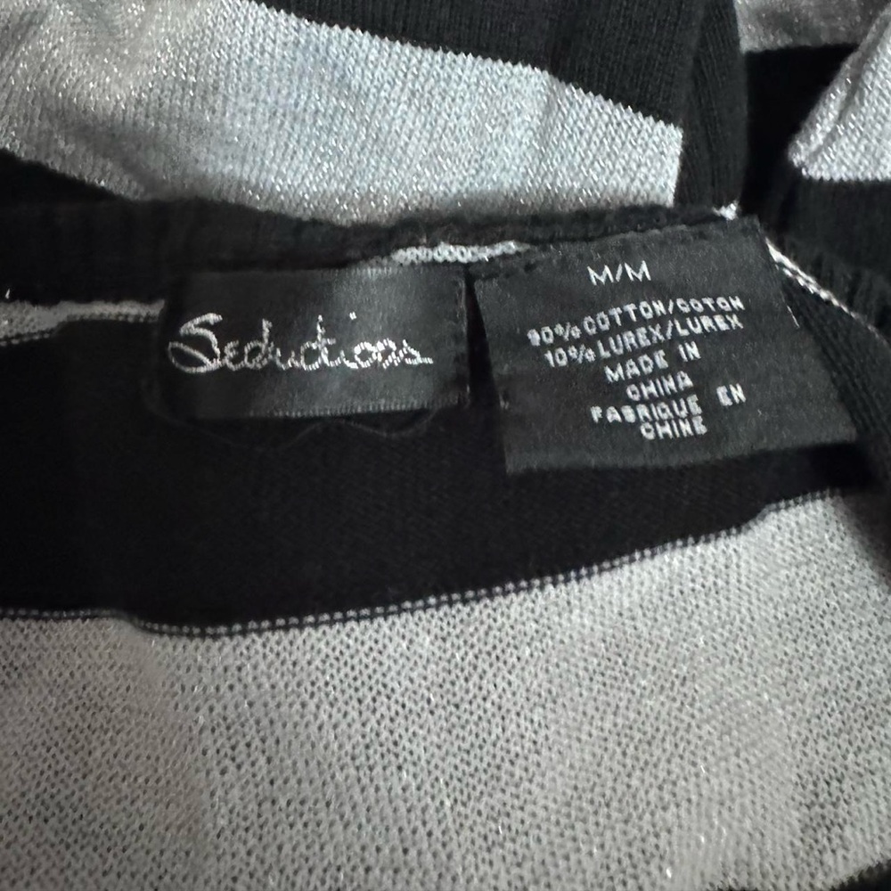 Seductions Y2K UltraFitted V-Neck Longline Striped Sweater - Picture 4 of 4